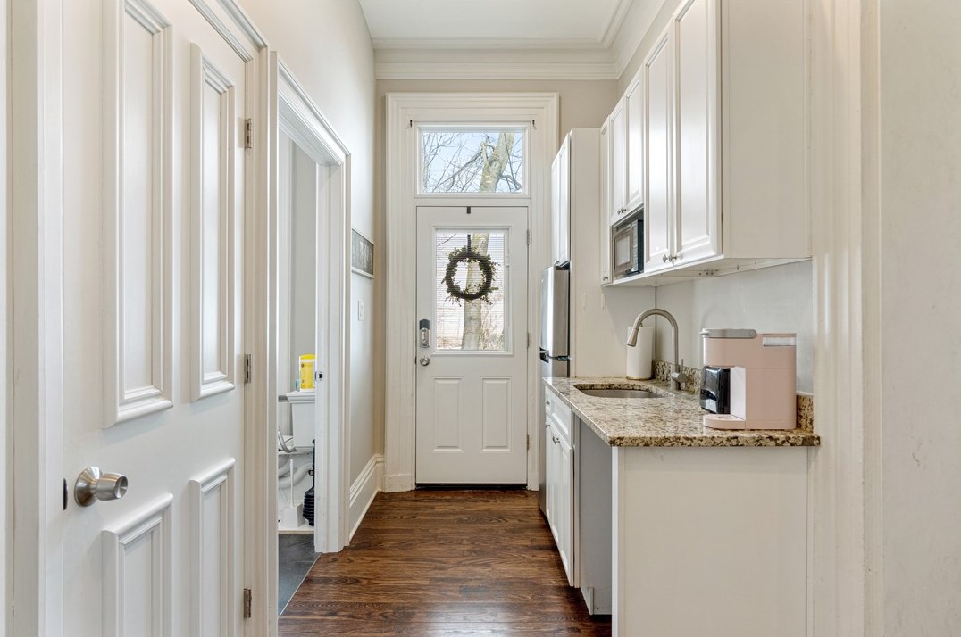 335 Chestnut St, Sewickley PA 15143-1809 exterior