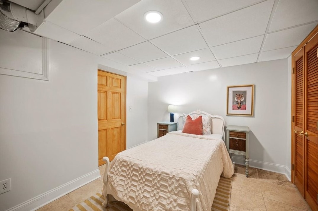 135 Devonwood Dr, Pittsburgh PA  15241-2255 exterior