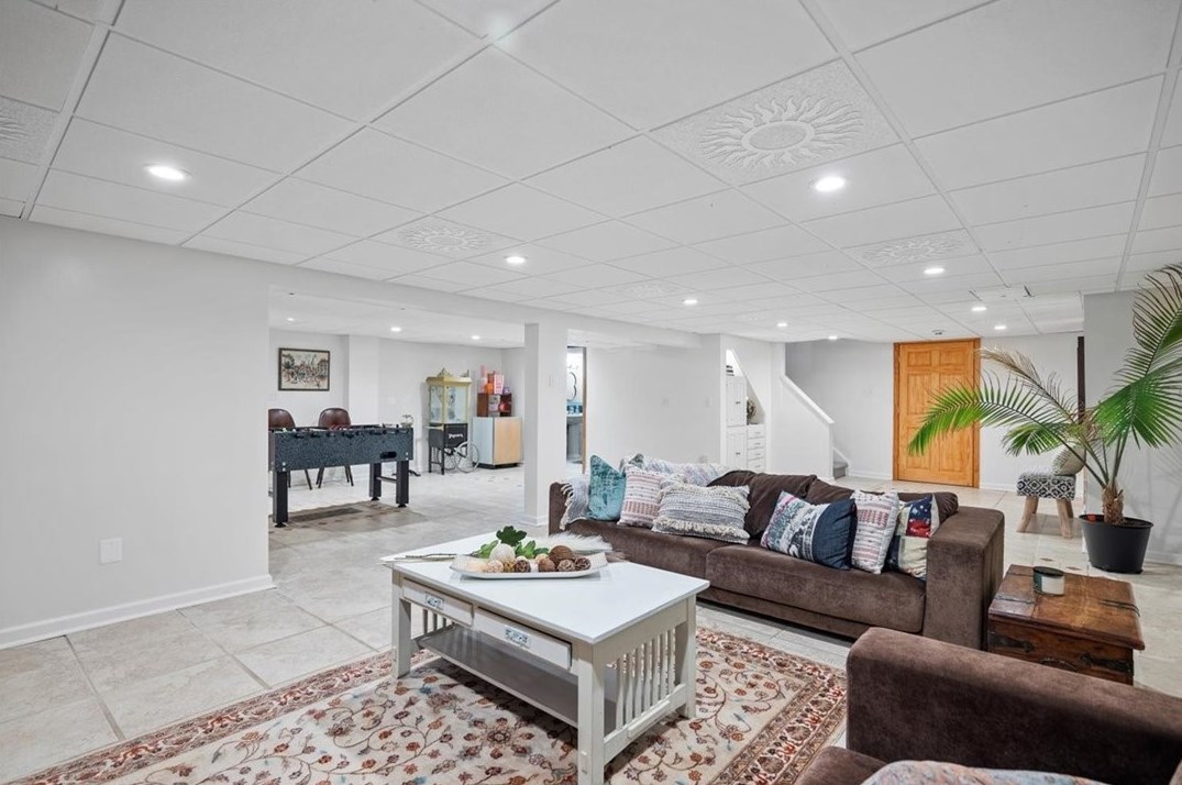 135 Devonwood Dr, Pittsburgh PA  15241-2255 exterior