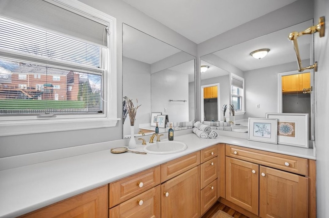 135 Devonwood Dr, Pittsburgh PA  15241-2255 exterior