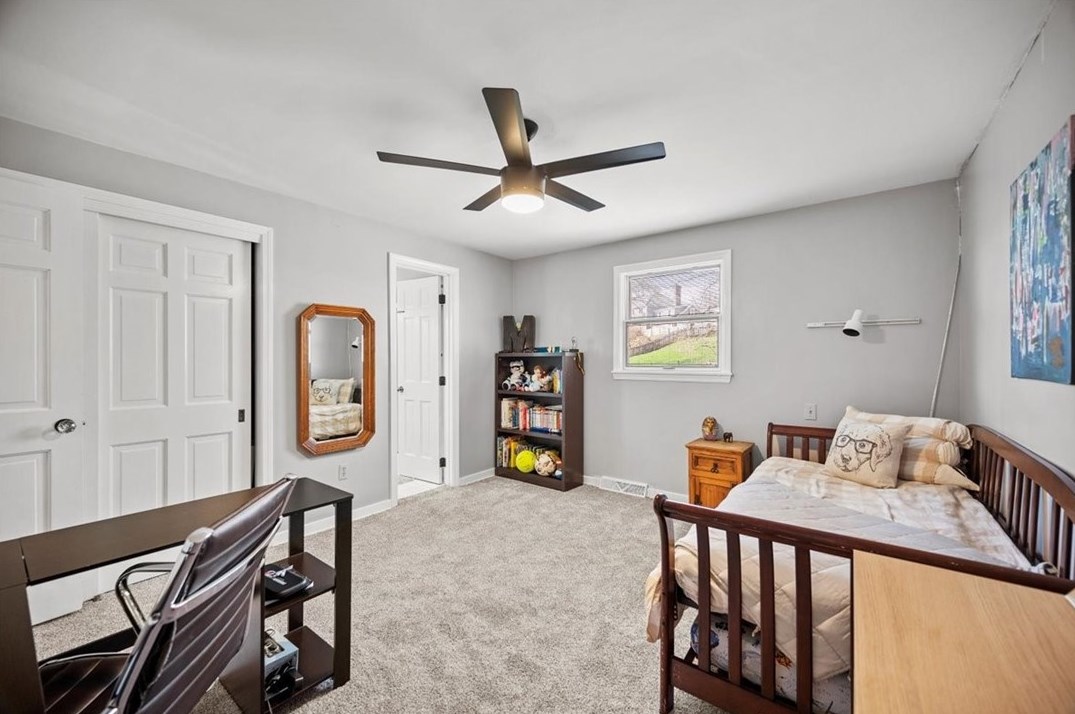 135 Devonwood Dr, Pittsburgh PA  15241-2255 exterior