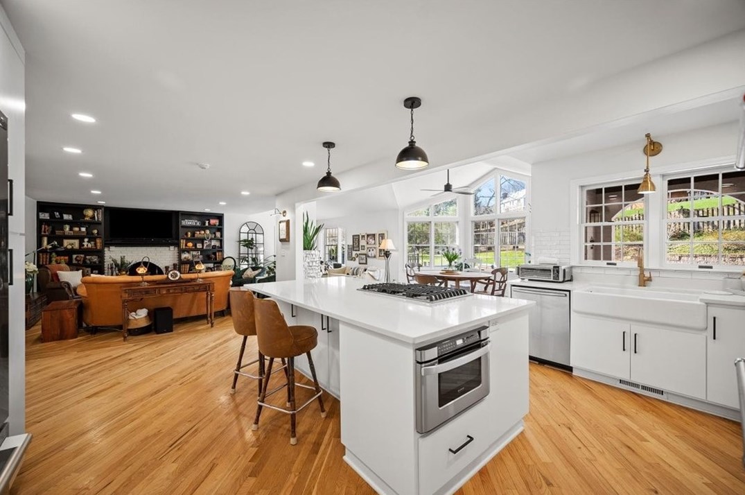 135 Devonwood Dr, Pittsburgh PA  15241-2255 exterior