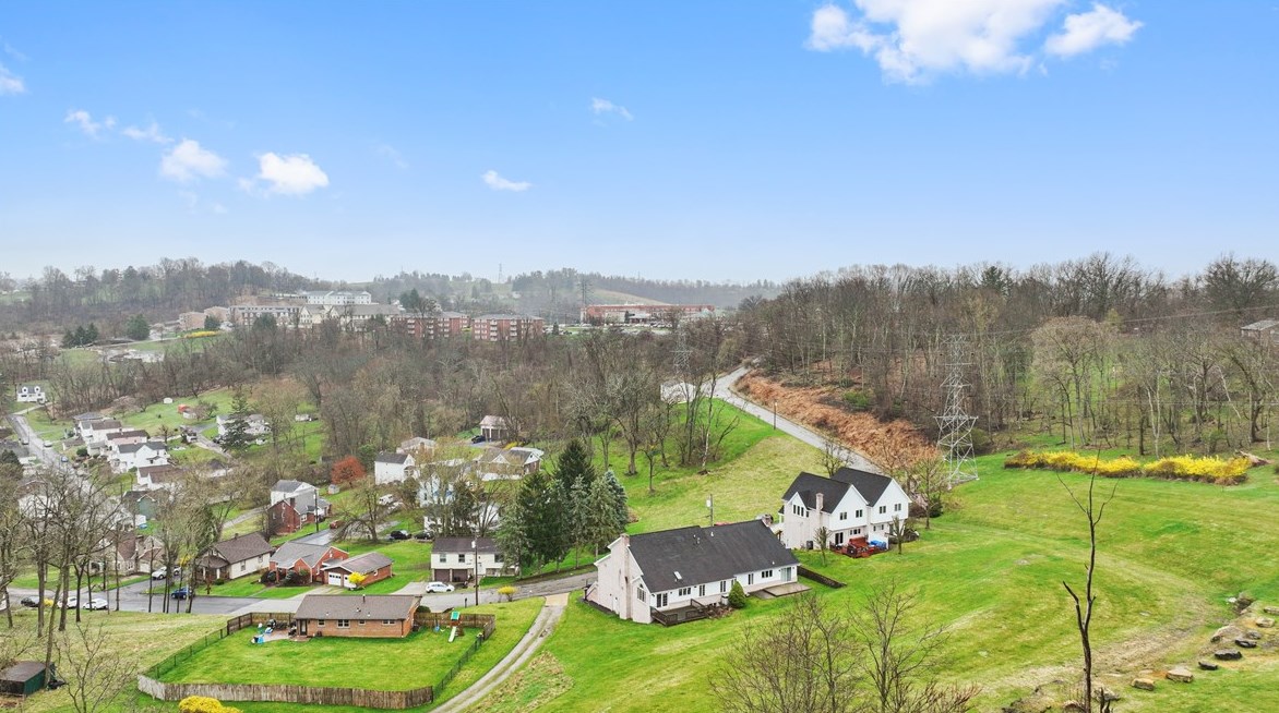325 Elm St, Washington, PA 15301