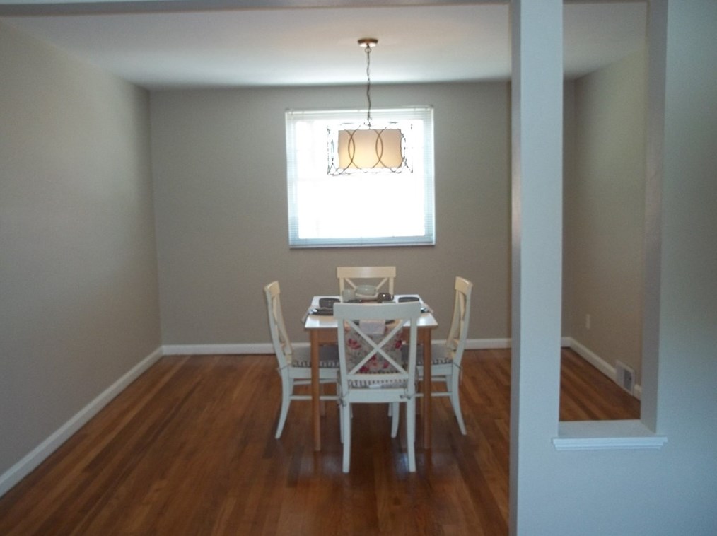 4 Chapel Dr, Pittsburgh PA 15237-2517 exterior