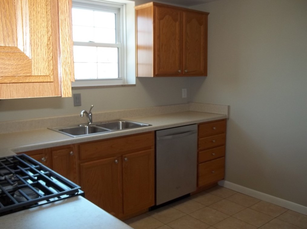 4 Chapel Dr, Pittsburgh PA 15237-2517 exterior