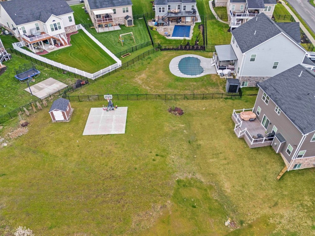 604 Manor Dr, Washington PA  15301-2967 exterior