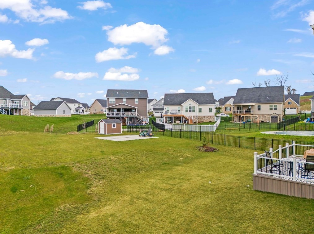 604 Manor Dr, Washington PA  15301-2967 exterior