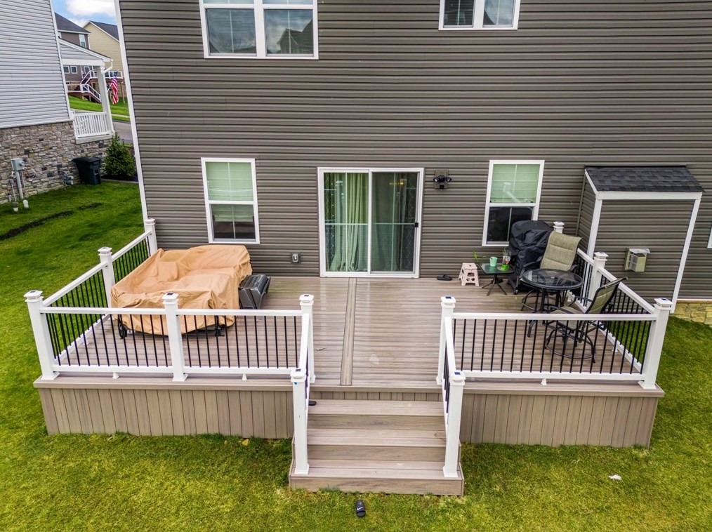 604 Manor Dr, Washington PA  15301-2967 exterior