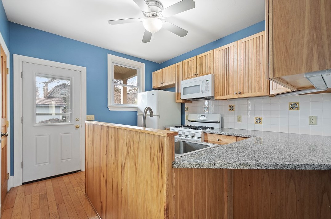 1036 Mirror St, Pittsburgh PA 15217-2646 exterior