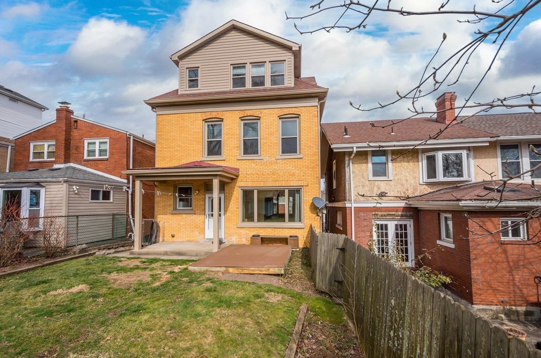 1036 Mirror St, Pittsburgh PA 15217-2646 exterior