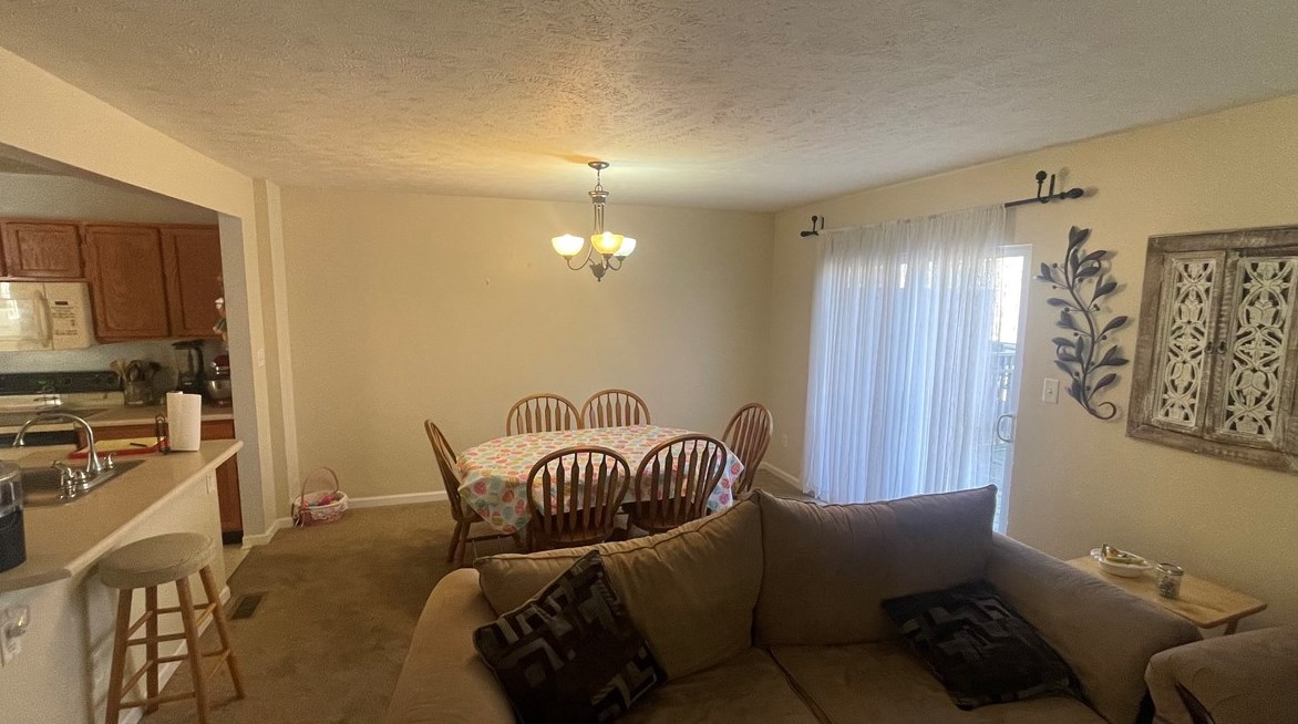 912 Talon Ct, Leechburg, PA 15656