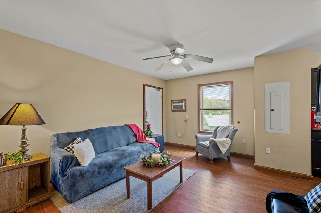 129 1 St, California PA 15419-1008 exterior