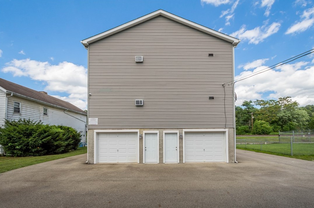 129 1 St, California PA 15419-1008 exterior