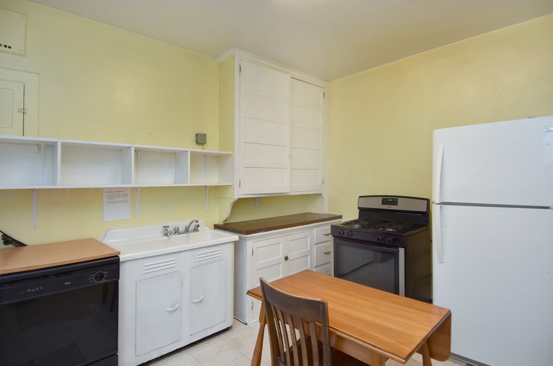 5528 Forbes Ave, Pittsburgh PA  15217-1126 exterior