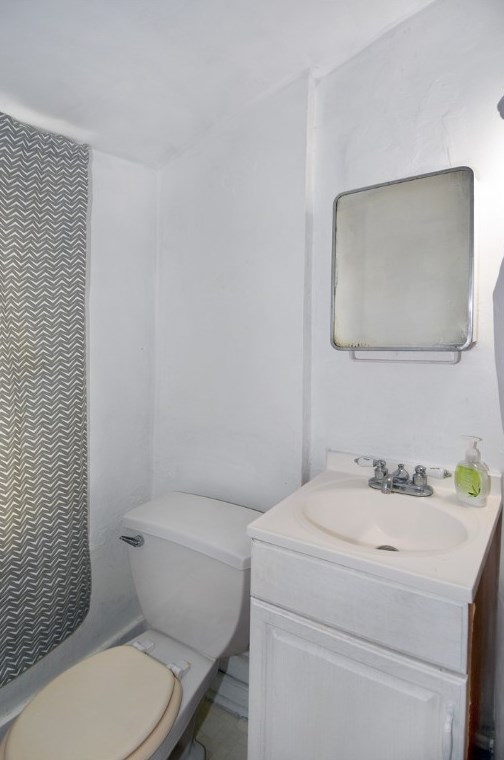 5528 Forbes Ave, Pittsburgh PA  15217-1126 exterior