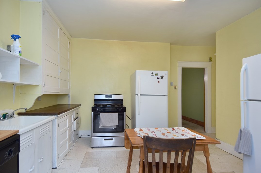 5528 Forbes Ave, Pittsburgh PA  15217-1126 exterior