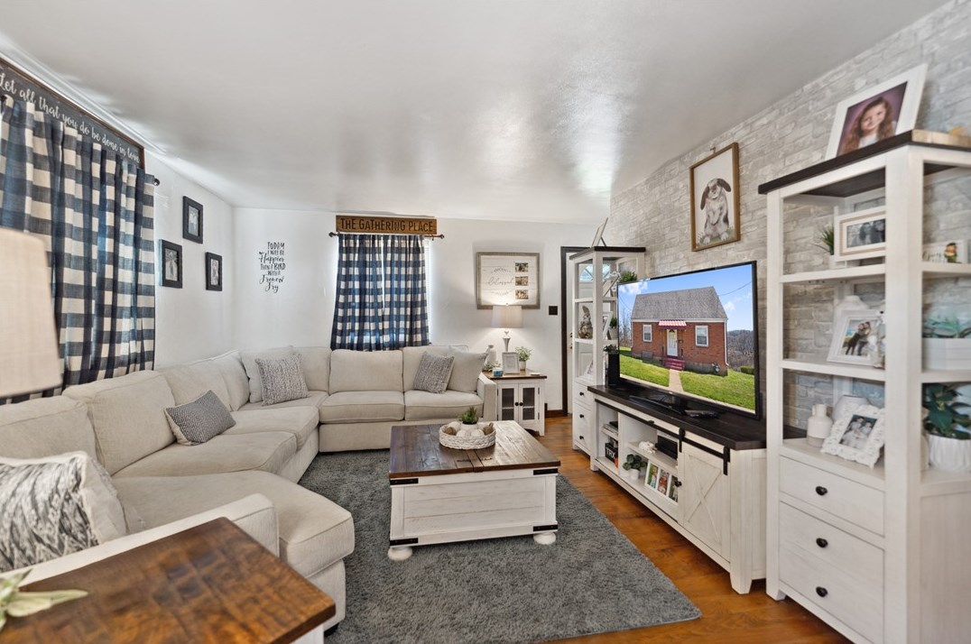 309 Owens Ave, Mckeesport PA  15133-2435 exterior