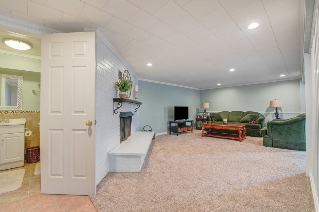 120 Blue Jay Dr, Canonsburg PA  15317-2342 exterior