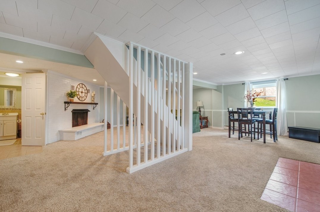 120 Blue Jay Dr, Canonsburg PA  15317-2342 exterior