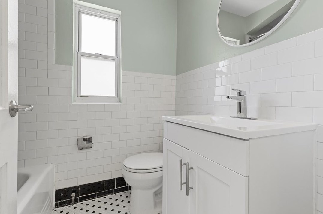 1365 Hawthorne St, Pittsburgh PA 15201-2048 exterior