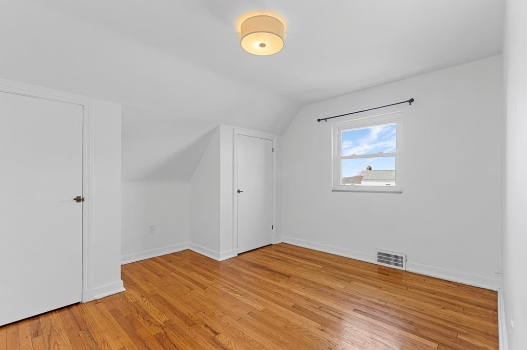 1365 Hawthorne St, Pittsburgh PA 15201-2048 exterior