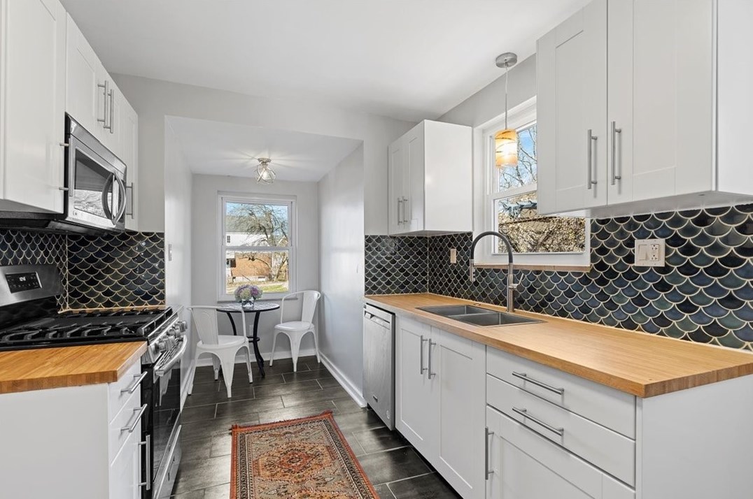 1365 Hawthorne St, Pittsburgh PA 15201-2048 exterior