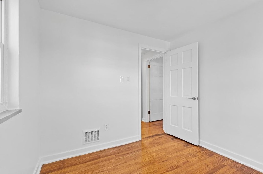 1365 Hawthorne St, Pittsburgh PA 15201-2048 exterior