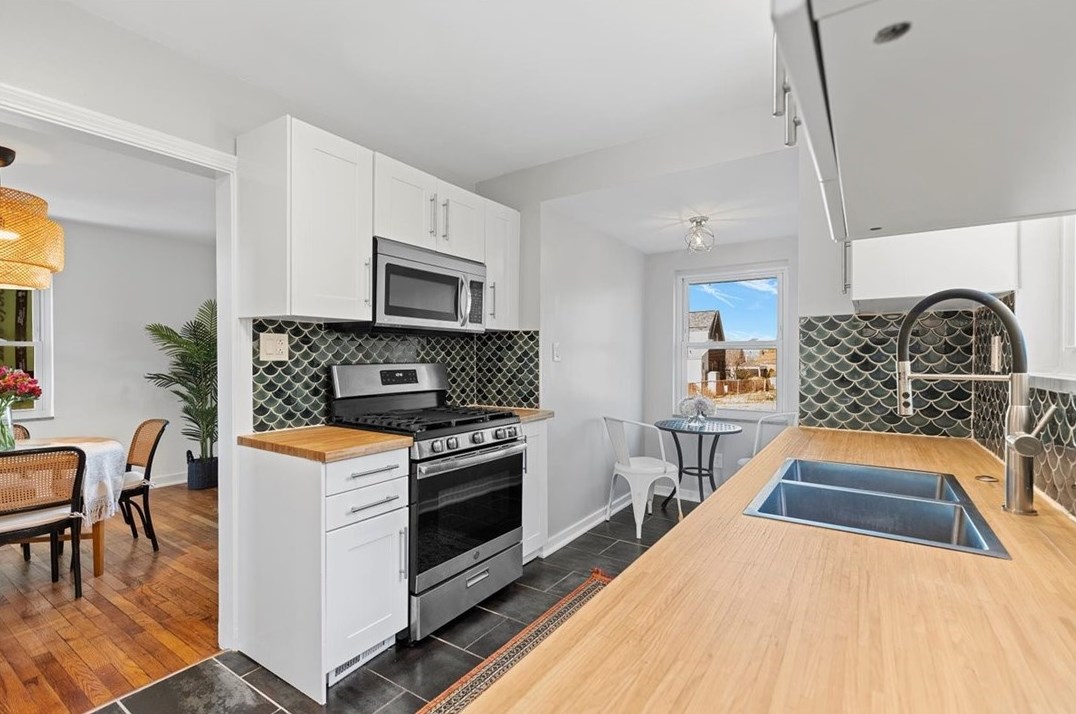 1365 Hawthorne St, Pittsburgh PA  15201-2048 exterior