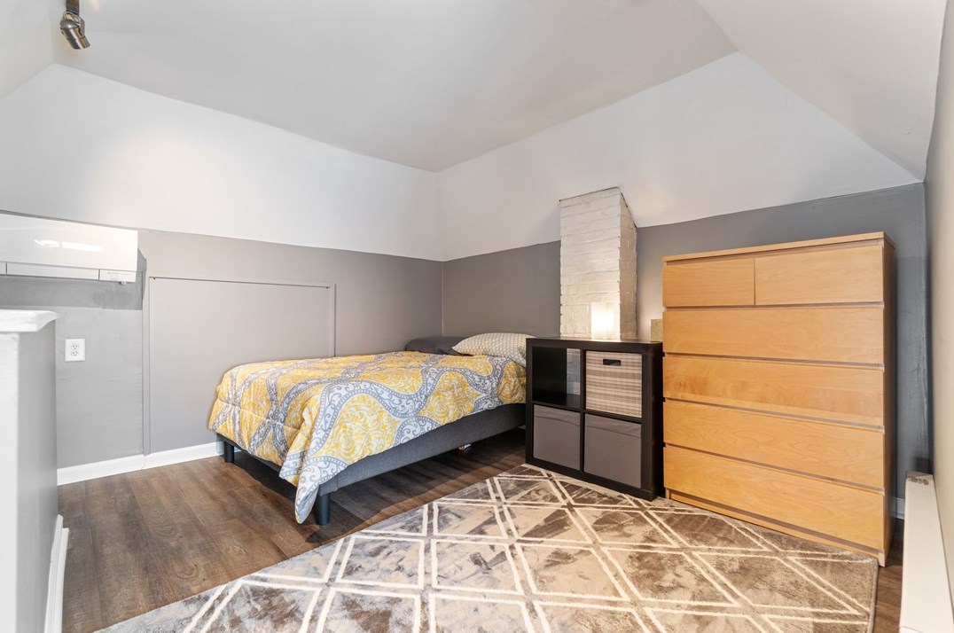 145 Blackhawk St, Pittsburgh PA 15218-2322 exterior