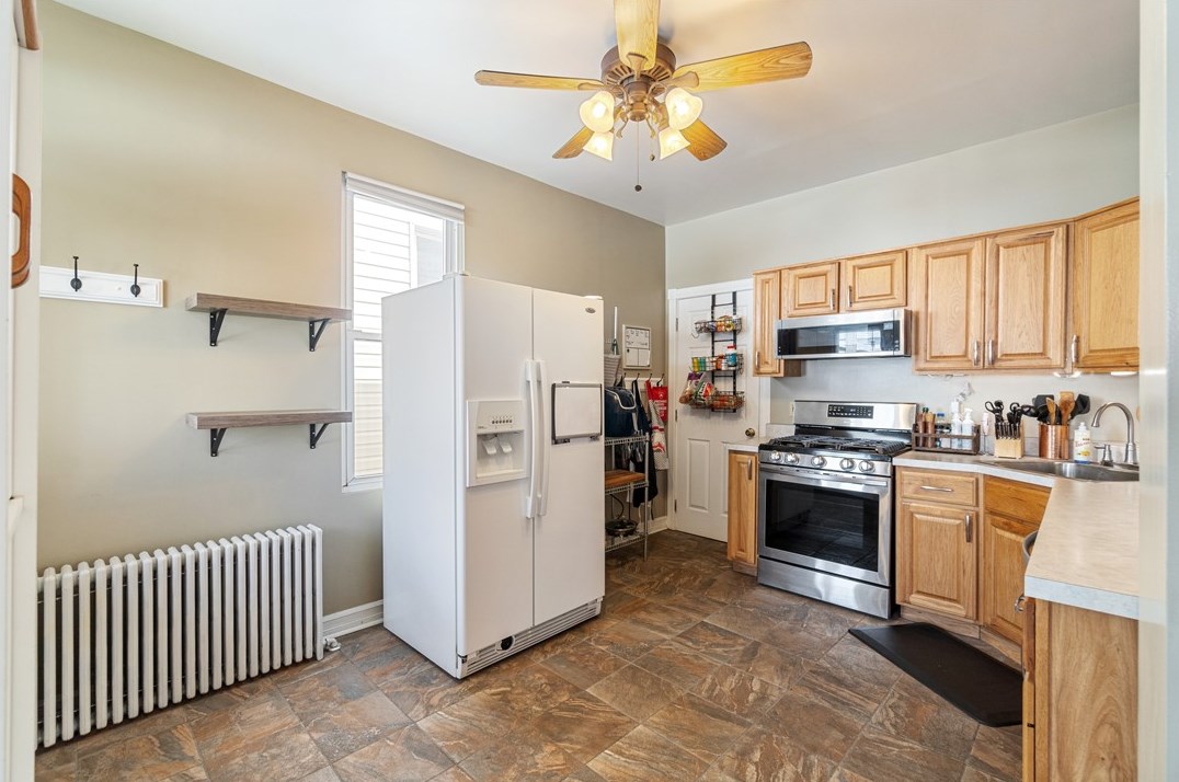 145 Blackhawk St, Pittsburgh PA 15218-2322 exterior