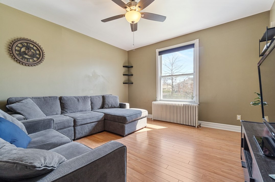 145 Blackhawk St, Pittsburgh PA 15218-2322 exterior