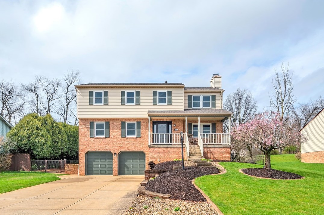 226 Rizzi Dr, North Huntingdon PA 15642-8901 exterior