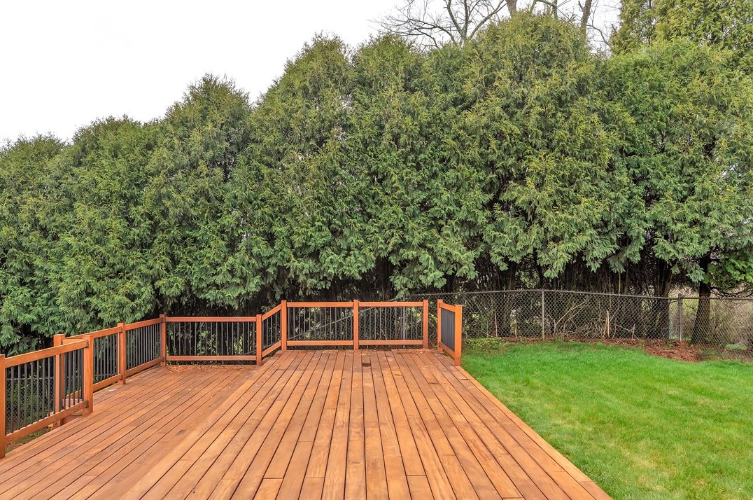 226 Rizzi Dr, North Huntingdon PA 15642-8901 exterior