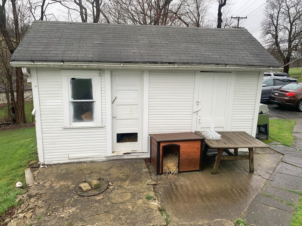 438 Pne St, Hookstown PA 15050-1336 exterior