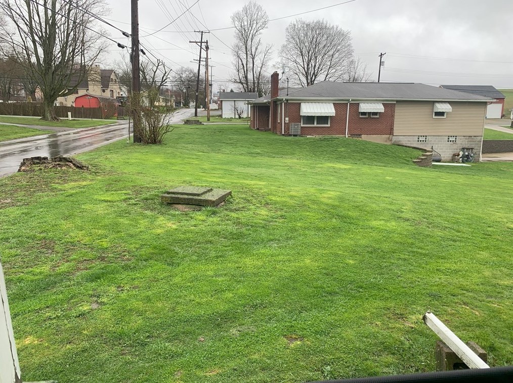 438 Pne St, Hookstown PA 15050-1336 exterior