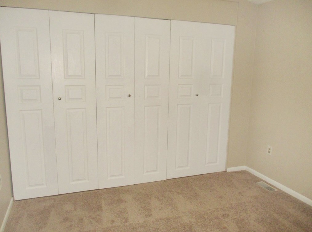 116 Palace Ct, Pittsburgh PA  15227-4300 exterior