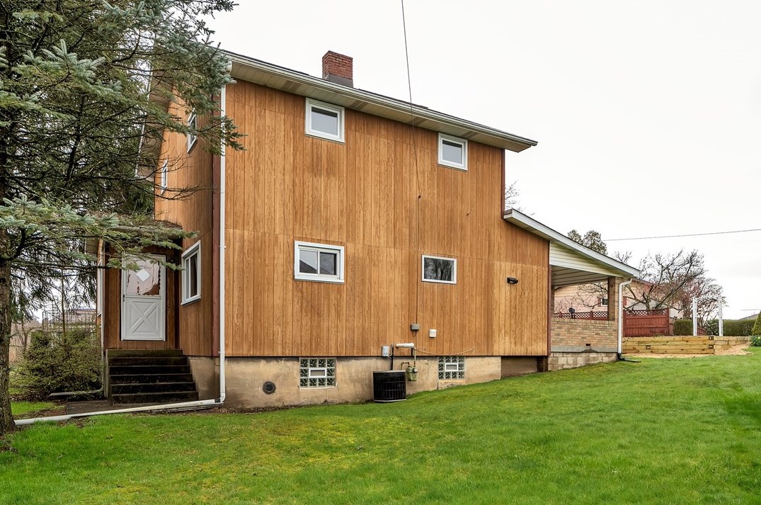 7 Short St, New Kensington PA  15068-2036 exterior