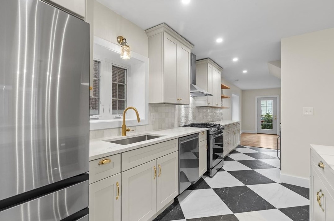 7032 Meade Pl, Pittsburgh PA 15208-2428 exterior