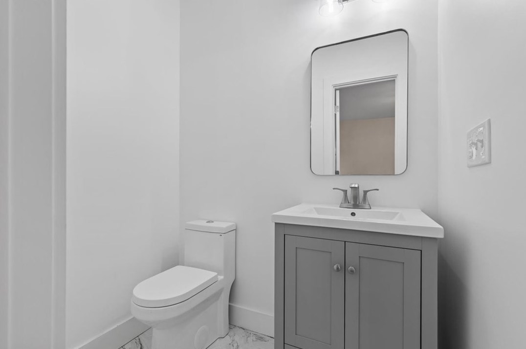 7032 Meade Pl, Pittsburgh PA 15208-2428 exterior