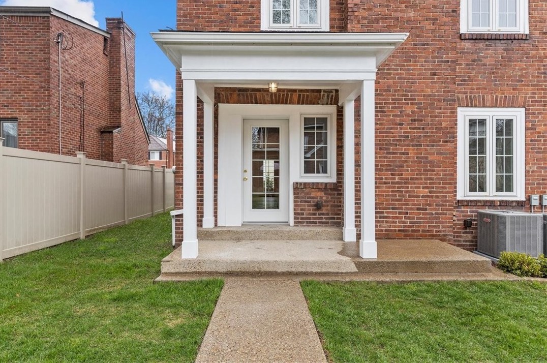 7032 Meade Pl, Pittsburgh PA 15208-2428 exterior