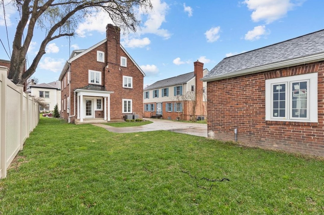 7032 Meade Pl, Pittsburgh PA 15208-2428 exterior