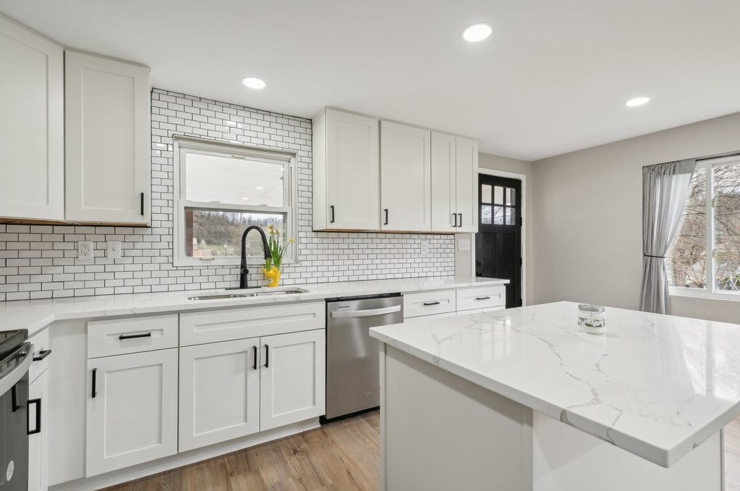 410 Locust St, West Newton PA  15089-1015 exterior