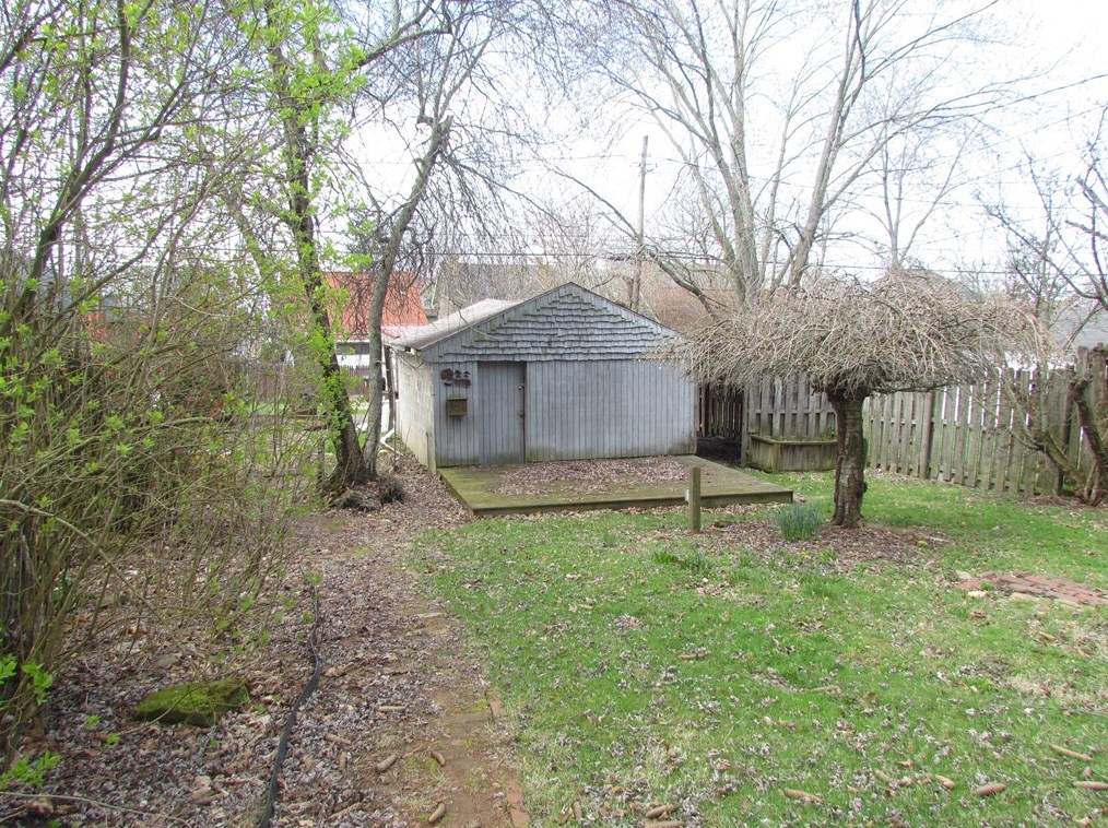 410 Cedar Ave, Hermitage PA  16146-2612 exterior