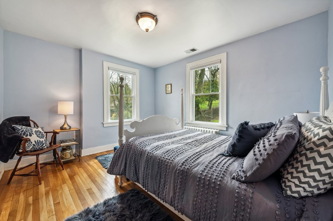 700 Cascade Rd, Pittsburgh PA  15221-4606 exterior