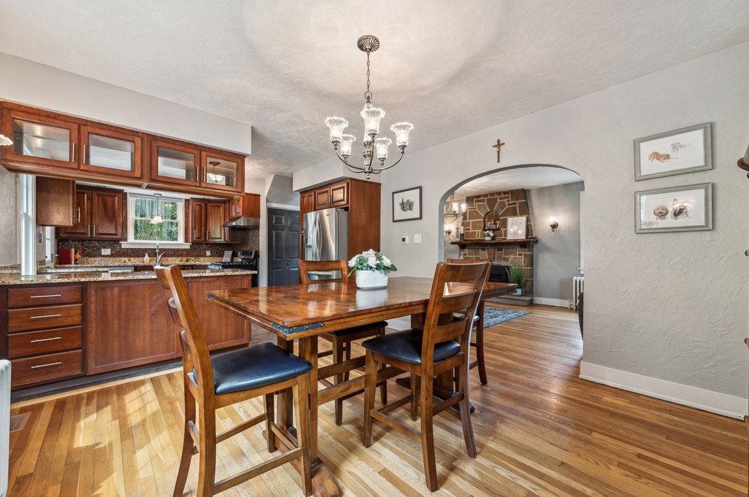 700 Cascade Rd, Pittsburgh PA  15221-4606 exterior