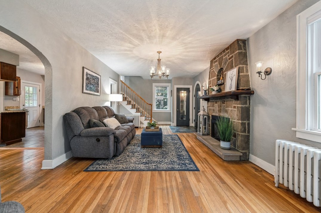 700 Cascade Rd, Pittsburgh PA  15221-4606 exterior