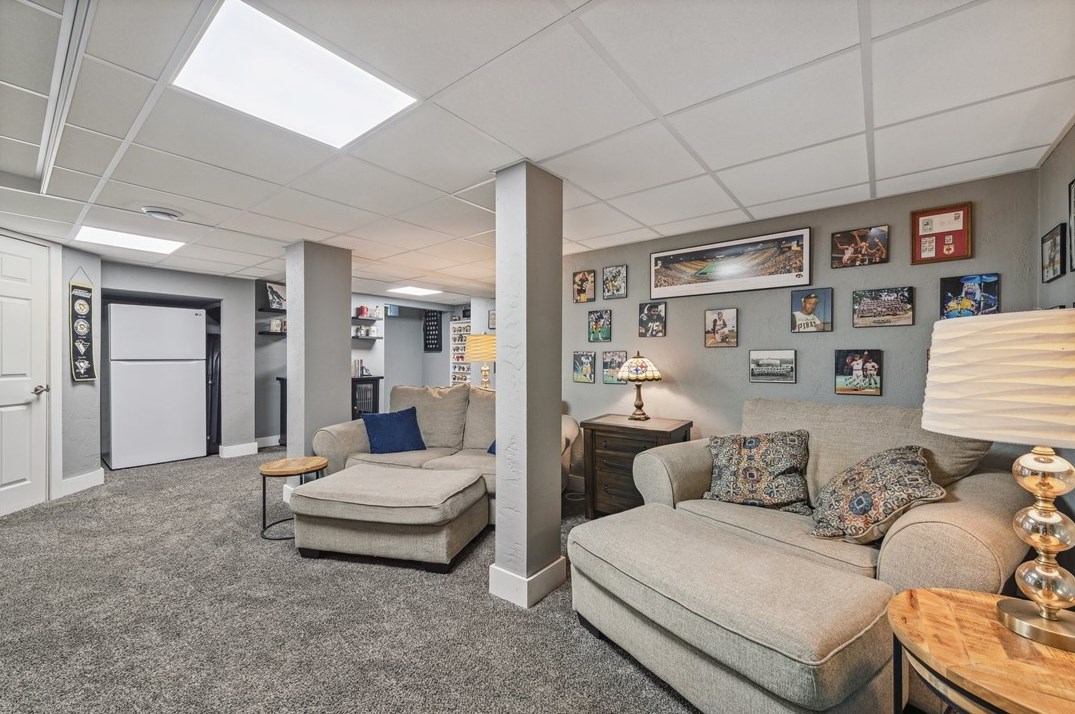 700 Cascade Rd, Pittsburgh PA  15221-4606 exterior