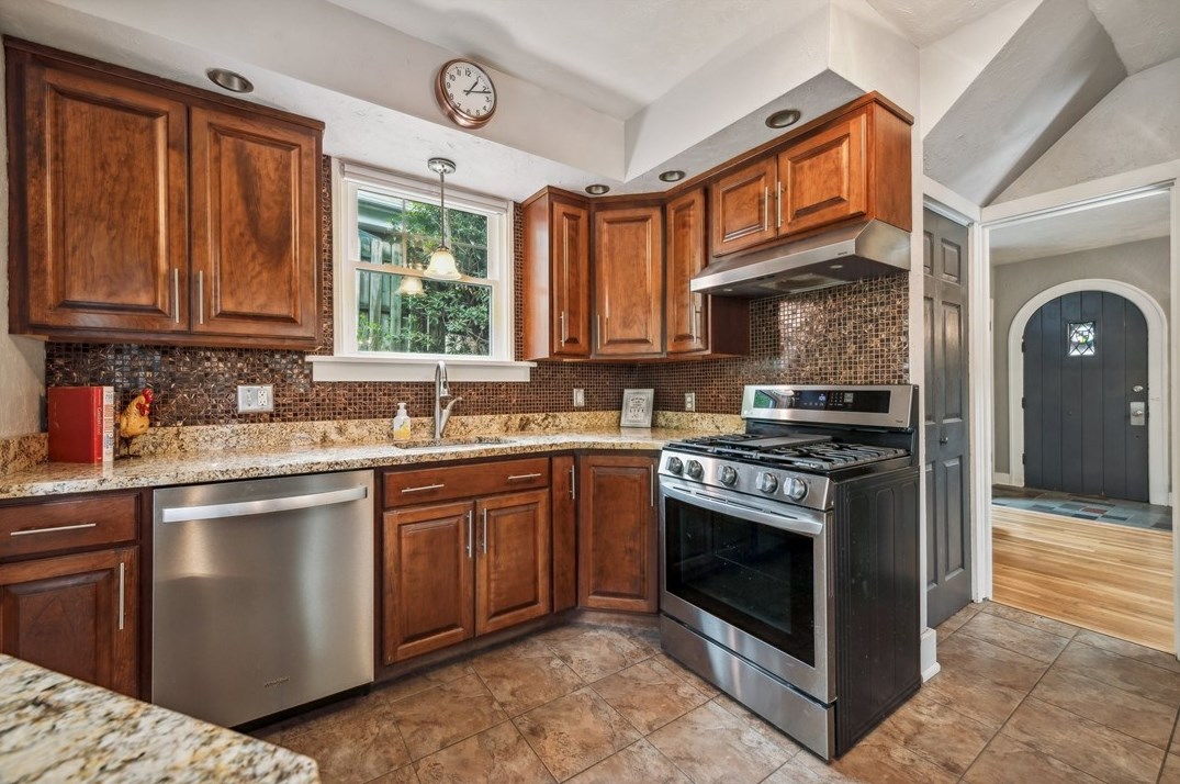 700 Cascade Rd, Pittsburgh PA  15221-4606 exterior