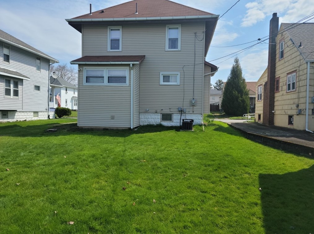 788 Sherman Ave, Hermitage PA  16146-3916 exterior
