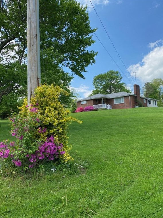 207 Headland Rd, Butler PA  16002-9124 exterior